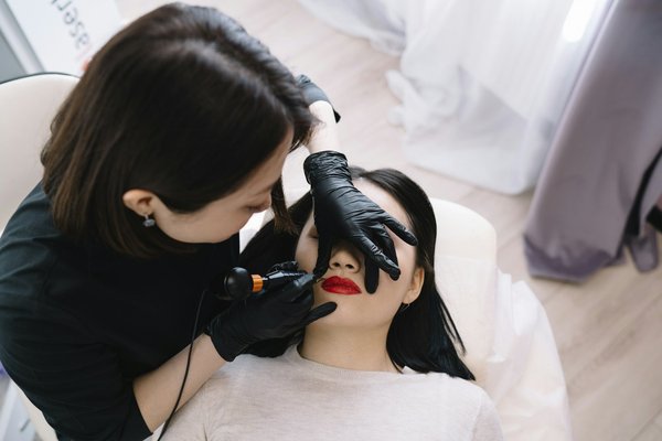 Découvrez la dermopigmentation à paris pour un teint parfait